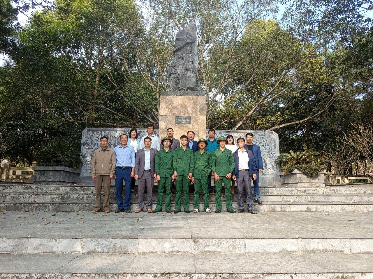 Anh-tin-bai